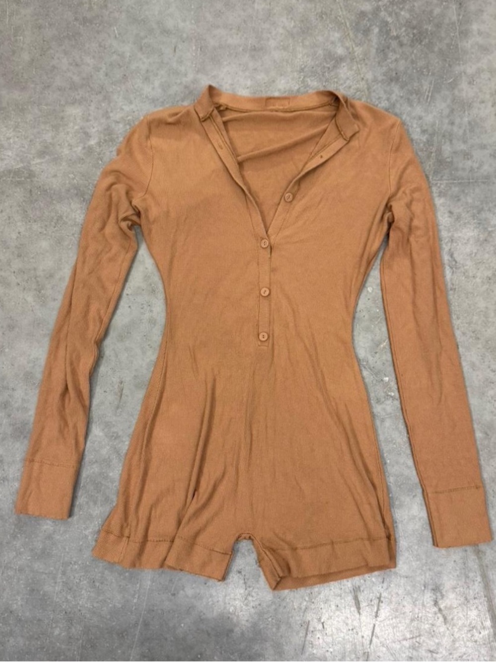 EUC skims soft lounge onesie. Tan size medium